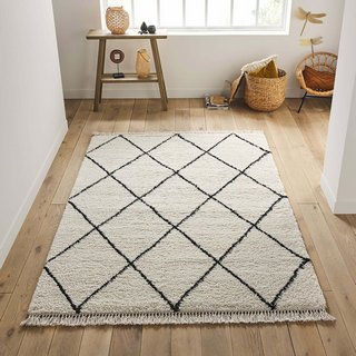 LA REDOUTE INTERIEURS JIRAYA FRINGED BERBER-STYLE RUG. SIZE: 120X170CM. RRP - £130: LOCATION - C6