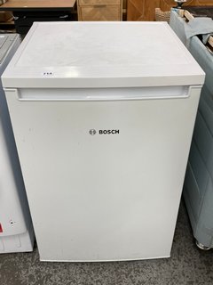 BOSCH UNDERCOUNTER FRIDGE: MODEL KTL15NWEC - RRP £269: LOCATION - B6