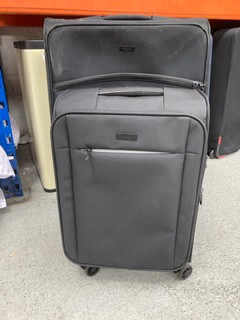 2 X JOHN LEWIS AND PARTNERS SUITCASES IN BLACK: LOCATION - BR8