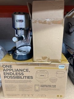 QTY OF ASSORTED APPLIANCES TO INCLUDE DELONGHI COFFEE MACHINE IN SILVER: LOCATION - BR10