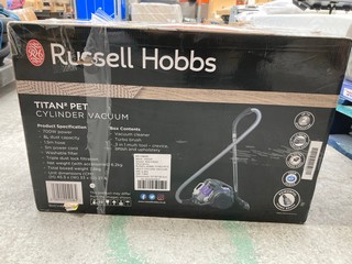 RUSSELL HOBBS TITAN 2 PET CYLINDER VACUUM: LOCATION - BR11