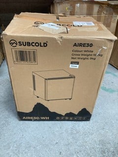 SUB COLD AIRE30 MINI-FRIDGE IN WHITE: LOCATION - BR12