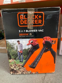 BLACK+DECKER 3 IN 1 BLOWER VAC 2600W: LOCATION - BR15