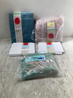 QTY OF ASSORTED BEDDING AND TOWELS TO INCLUDE JOHN LEWIS & PARTNERS ZEBRA PRINT HAND TOWEL IN GREEN/PINK: LOCATION - BR16