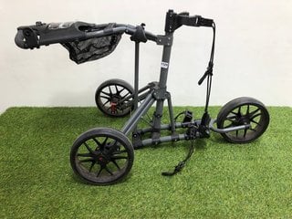 BENROSS SLIDER 3 WHEEL PUSH ALONG GOLF TROLLY: LOCATION - CR1