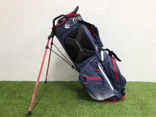 RIFE GOLF BAG IN RED WHITE & BLUE: LOCATION - CR2