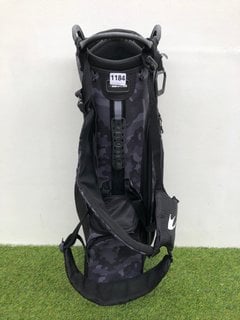 BENROSS GOLF BAG IN BLACK: LOCATION - CR4