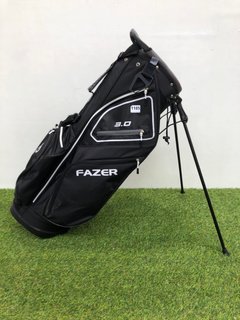 FRAZER GOLF BAG IN WHITE GREY & BLACK: LOCATION - CR4