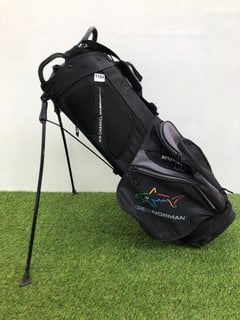 GREG NORMAN GOLF BAG IN GREY & BLACK: LOCATION - CR4