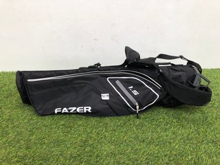 FAZER GOLF BAG IN GREY WHITE & BLACK: LOCATION - CR5