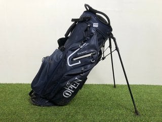 STROMBERG GOLF BAG IN NAVY & BLACK: LOCATION - CR5