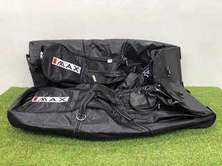 2 X BIG MAX GOLF TRAVEL COVERS IN BLACK: LOCATION - CR7