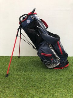 RIFE GOLF BAG IN RED WHITE & BLUE: LOCATION - C2