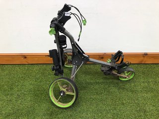 BENROSS 3 WHEEL PUSH ALONG GOLF TROLLY: LOCATION - C2