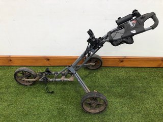 BENROSS SLIDER 3 WHEEL PUSH ALONG GOLF TROLLY: LOCATION - C2