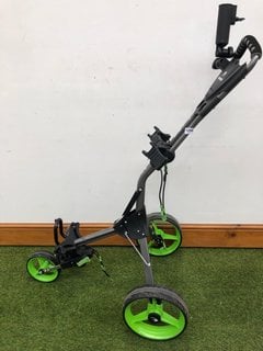 BENROSS 3 WHEEL PUSH ALONG GOLF TROLLY: LOCATION - C3