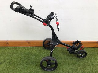 BENROSS 3 WHEEL PUSH ALONG GOLF TROLLY: LOCATION - C3