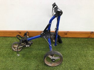 BENROSS 3 WHEEL PUSH ALONG GOLF TROLLY: LOCATION - C3