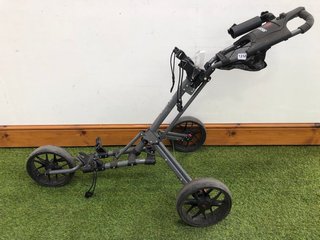 BENROSS SLIDER 3 WHEEL PUSH ALONG GOLF TROLLY: LOCATION - C3