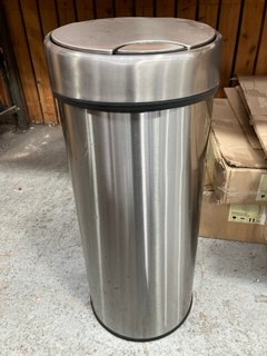 JOHN LEWIS & PARTNERS TOUCH BIN 40L IN STAINLESS STEEL: LOCATION - CR