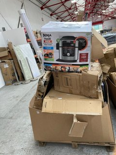 PALLET OF ASSORTED ITEMS TO INCLUDE RUSSELL HOBBS MICROWAVE IN GUN METAL GREY: LOCATION - B6 (KERBSIDE PALLET DELIVERY)