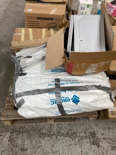 PALLET OF ASSORTED ITEMS TO INCLUDE RUSSELL HOBBS SILVER MICROWAVE OVEN: LOCATION - B7 (KERBSIDE PALLET DELIVERY)