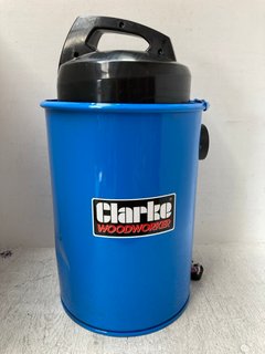 WOODWORKS 50L VACUUM DUST EXTRACTOR: LOCATION - BR1