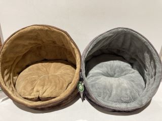 QTY OF SCRUFFS PET BEDS