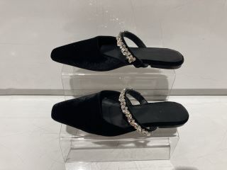 QTY OF ASSORTED THE WHITE COMPANY SHOES TO INCLUDE SEVERN JEWELLED VELVET MULE BLACK TOTAL RRP £157