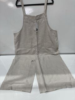 QTY OF THE WHITE COMPANY TO INCLUDE LINEN DUNGAREE TOTAL RRP £365