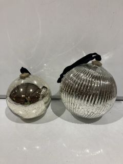 QTY OF THE WHITE COMPANY TO INCLUDE ULTIMATE MERCURY RIBBED BAUBLE 25M SILVER TOTAL RRP £175