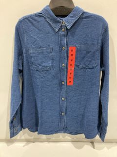 QTY OF ASSORTED CLOTHING ITEMS TO INCLUDE 32 DEGREES COOL MEDIUM DENIM BLUE SHIRT