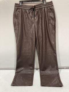 QTY OF ASSORTED CLOTHING ITEMS TO INCLUDE HILARY RADLEY LARGE BROWN LEATHER BOTTOMS