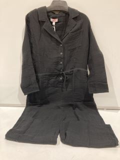 A QTY OF ASSORTED WHITE COMPANY CLOTHING TO INCLUDE ORGANIC DOUBLE COTTON JUMPSUIT SIZE 16 BLACK TOTAL RRP £317