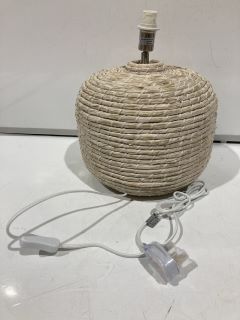 A QTY OF ASSORTED WHITE COMPANY CLOTHING TO INCLUDE MAWES TABLE LAMP WHITE RRP £150