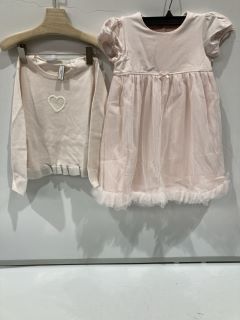 A QTY OF ASSORTED WHITE COMPANY CLOTHING TO INCLUDE HEART STRIPE KNITTED DRESS 3-6 MONTHS PINK RRP £270