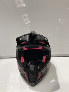 CLUTCH EVO HELMET E-PINK SIZE XL RRP £135.00