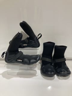 QTY OF ITEMS TO INCLUDE C-SKINS WIRED 5MM SPLIT TOE BOOTS BLACK /CHARCOAL £74