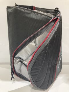 QTY OF ITEMS TO INCLUDE OCEAN + EARTH STYLE AIRCON BLACK/RED SIZE 6'0"RRP £150