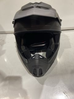 TORQUE TEAM HELMET BLACK OPS SIZE L RRP£109