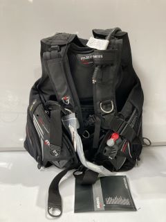 QTY OF BCD GUARDIAN ERGO TRIM SIZE  SMALL RRP £322