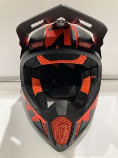 CLUTCH EVO HELMET  SIZE L RRP £135.00