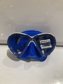 AQUA LUNG SCUBA DIVING MASK COLOUR BLUE/WHITE TOTAL RPR £116