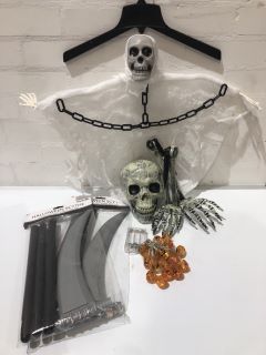 QTY OF ITEMS INCLUDING HALLOWEEN SCYTHE TOY