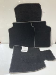 QTY OF ASSORTED ITEMS TO INCLUDE BLADO BARRIER MAT NON SLIP