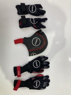 2 X ZONE3 NEOPRENE GLOVES LARGE & XS, TO ALSO INCLUDE ZONE3 NEOPRENE SWIM CAP SMALL