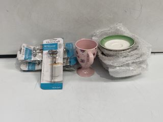 QTY OF ASSORTED ITEMS TO INCLUDE MILK THERMOMETER, 14 OZ TROPHY MUG