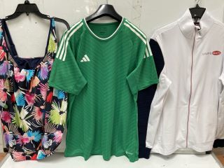 QTY OF ASSORTED CLOTHING TO INCLUDE MENS GREEN ADIDAS TRAINING T-SHIRT, MENS BUGATTI MID LAYER JACKET