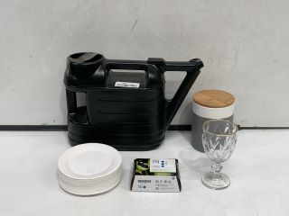 QTY OF ASSORTED ITEMS TO INCLUDE PVC WATERING CAN, DISPOSABLE PAPER PLATES