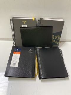 QTY OF ASSORTED ITEMS TO INCLUDE A5 BLACK COLLINS 2023 DIARY PLANNER, GREY&YELLOW 22-23 RING BINDER DIARY